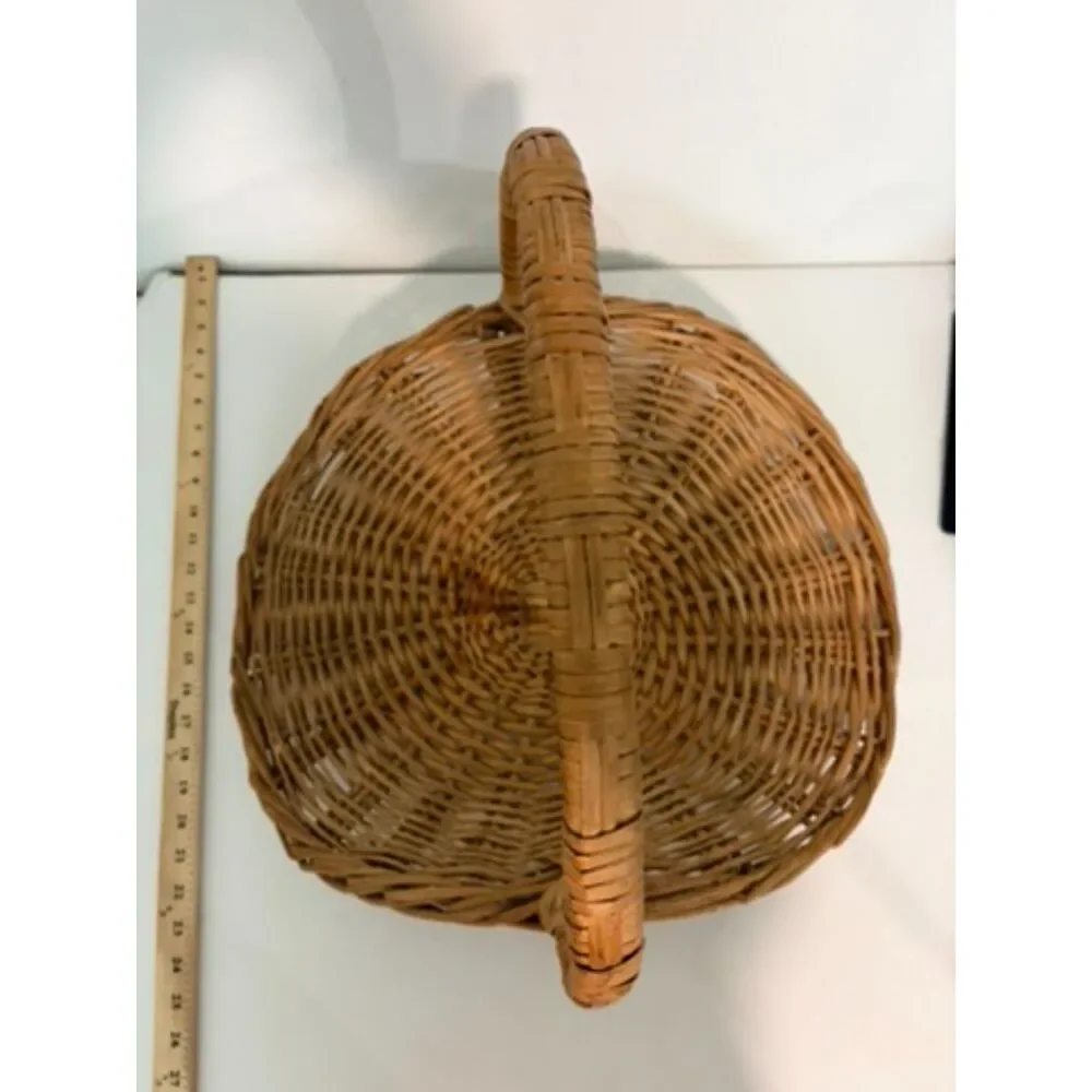 Large Vtg wicker rattan flower gathering basket with handle